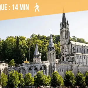 De L'isard Bleu, Dans Résidence De Tourisme 3 étoiles Lourdes